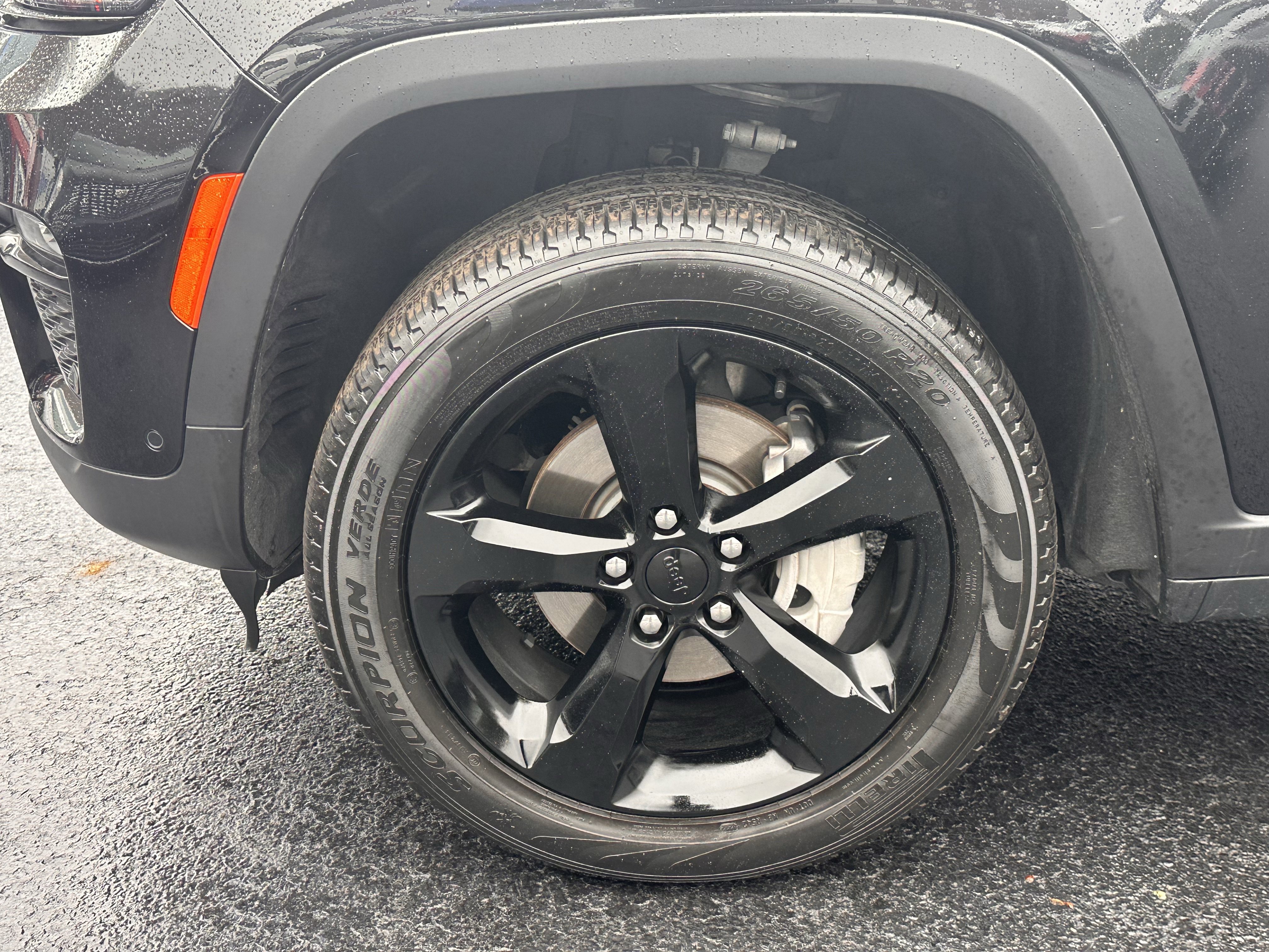 Used 2023 Jeep Grand Cherokee Limited w/ Luxury Tech Group II image 18