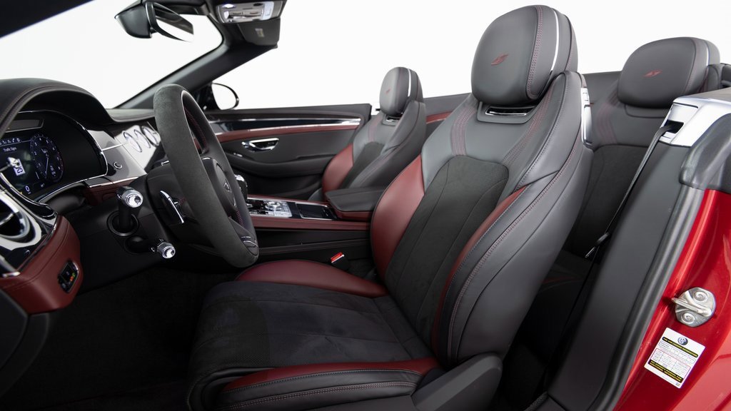 Used 2023 Bentley Continental GT V8 image 22