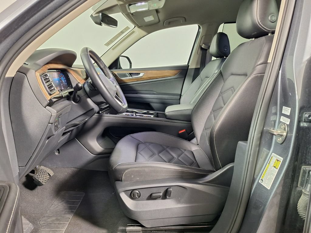 Used 2025 Volkswagen Atlas SE FWD image 9