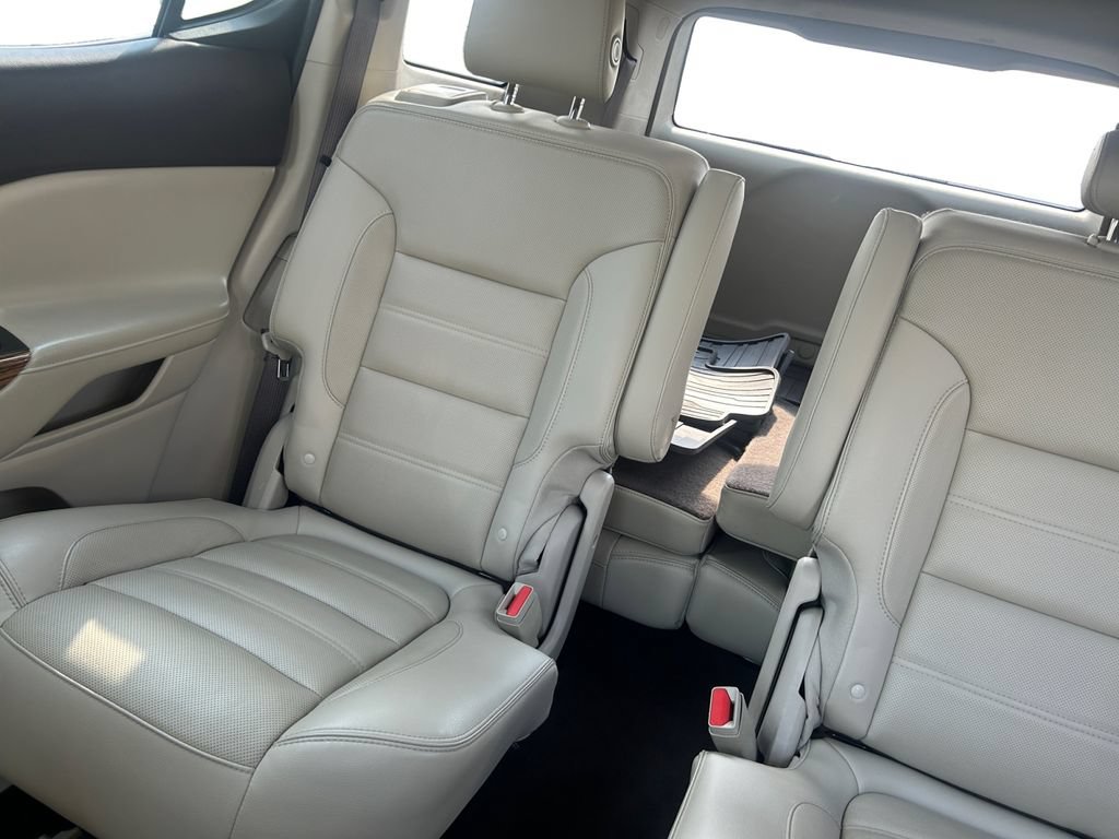 Used 2019 GMC Acadia Denali w/ Technology Package AWD/4WD image 15