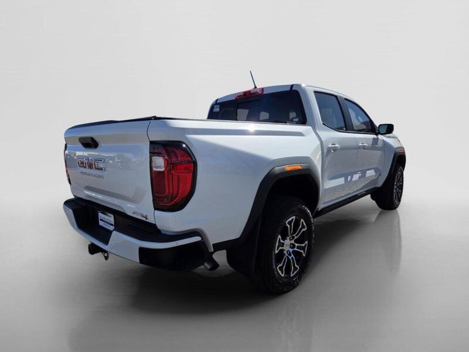 Used 2024 GMC Canyon AT4 w/ Canyon Safety Plus Package AWD/4WD image 5