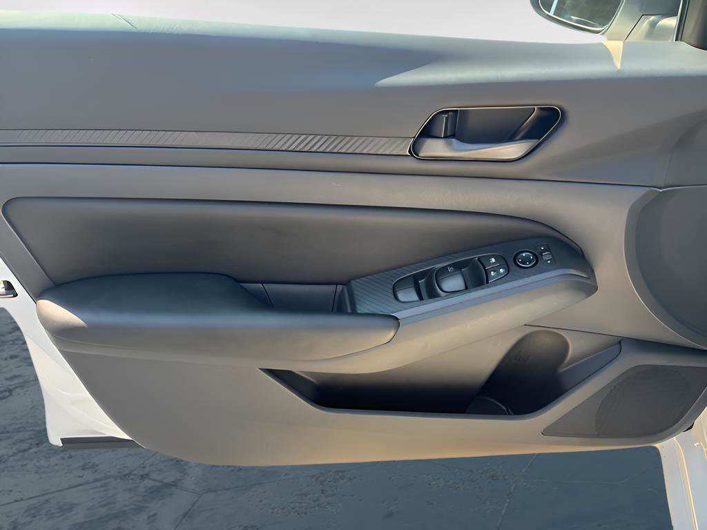 Used 2025 Nissan Altima 2.5 S image 19