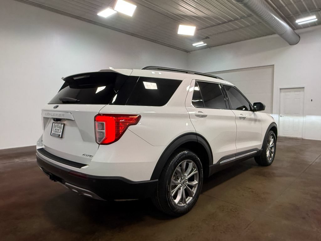Used 2022 Ford Explorer XLT w/ Equipment Group 202A AWD/4WD image 34
