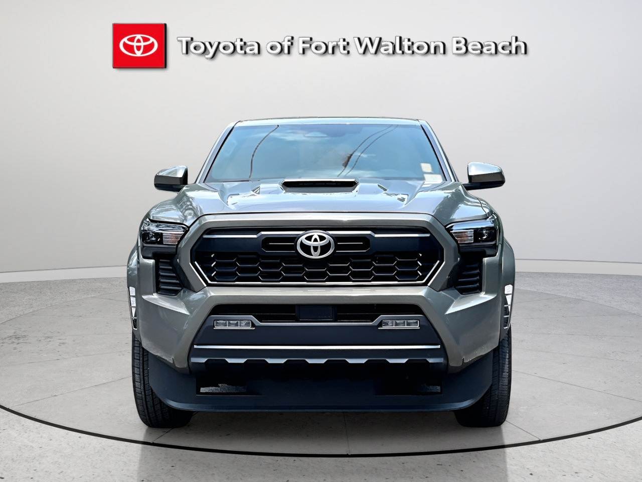 Used 2024 Toyota Tacoma TRD Sport AWD/4WD image 2