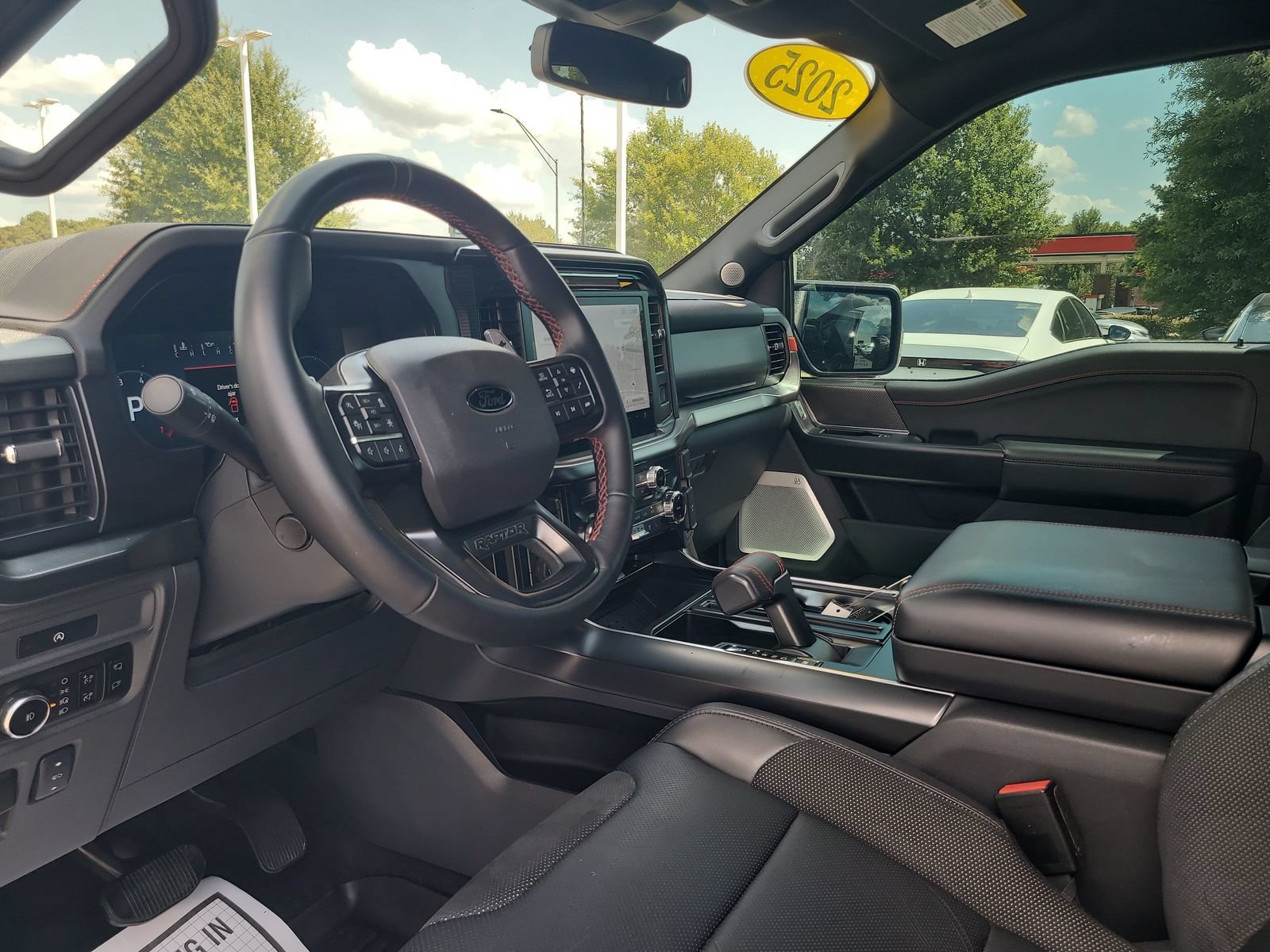 Used 2025 Ford F150 Raptor AWD/4WD image 10