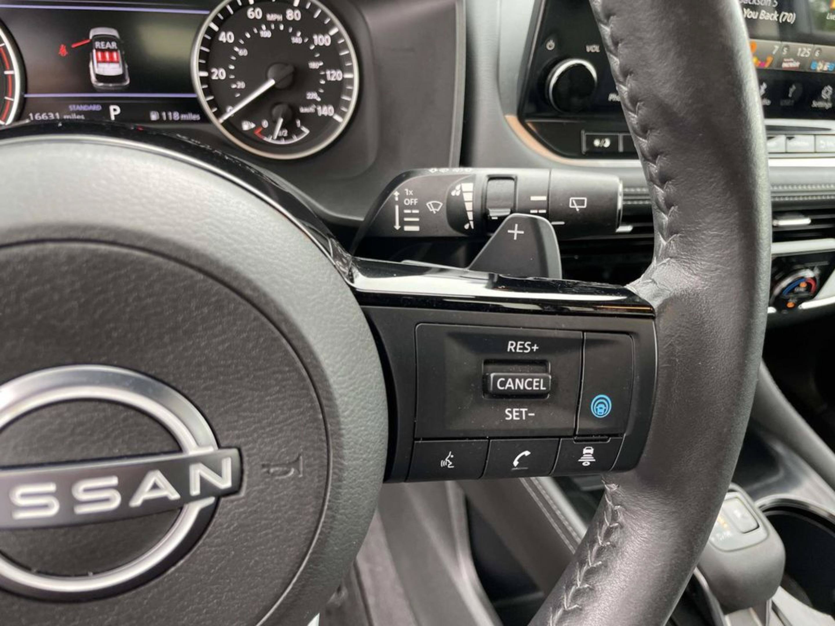 Used 2023 Nissan Rogue SL w/ SL Premium Package FWD image 26