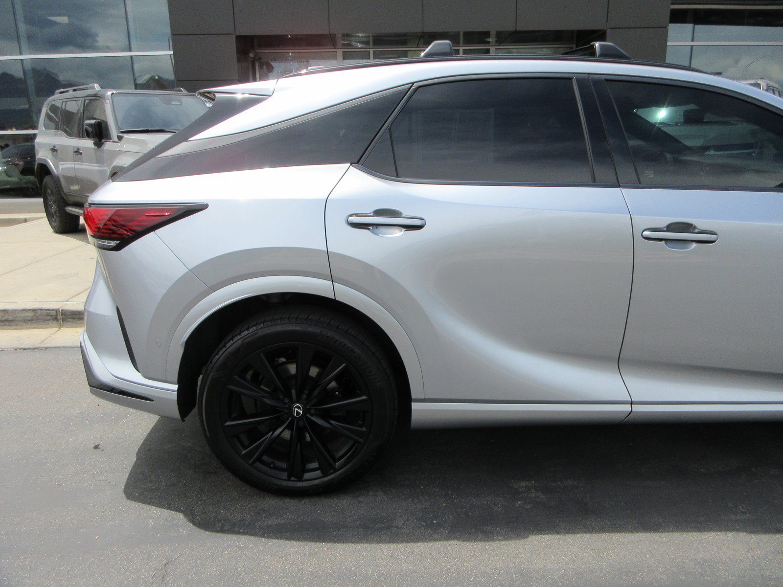 Used 2024 Lexus RX 500h F Sport w/ Convenience Package AWD/4WD image 11