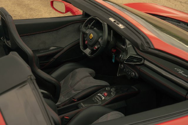 Used 2014 Ferrari 458 Spider RWD image 38
