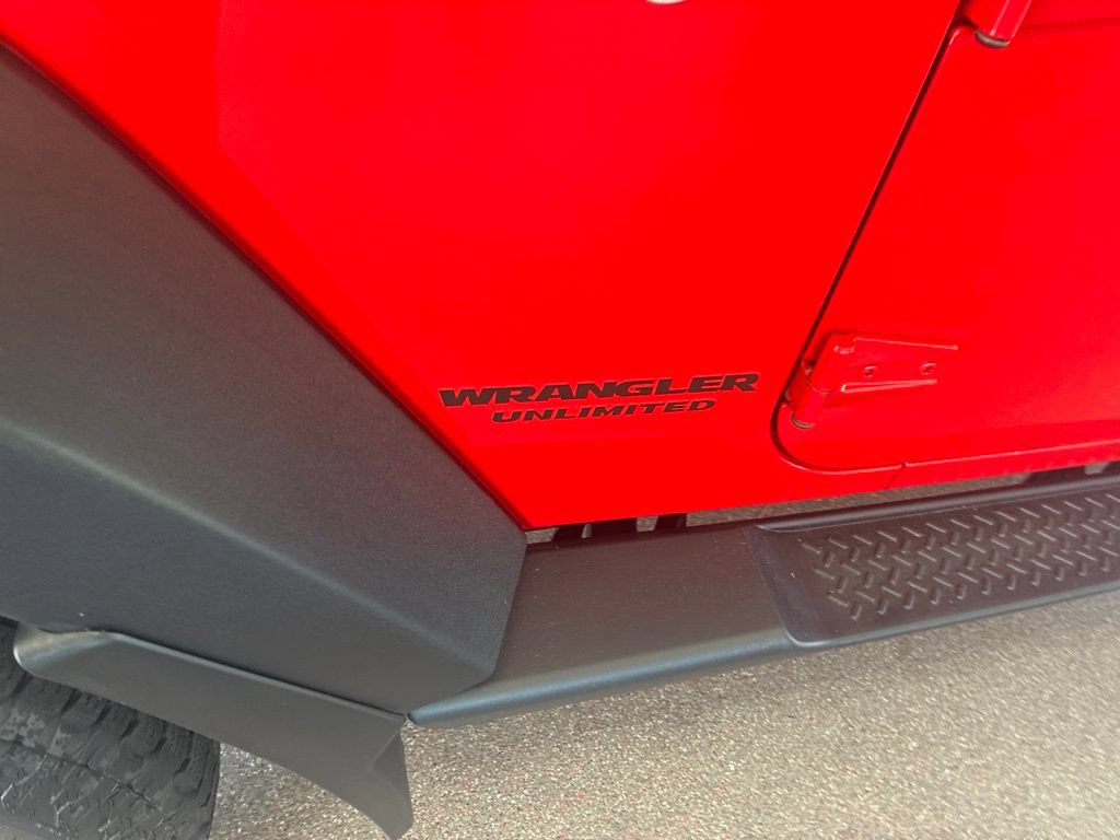 Used 2017 Jeep Wrangler Unlimited Rubicon w/ Cold Weather Group AWD/4WD image 7