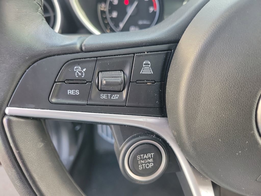 Used 2019 Alfa Romeo Giulia Ti w/ Quick Order Package 22Z Lusso image 23