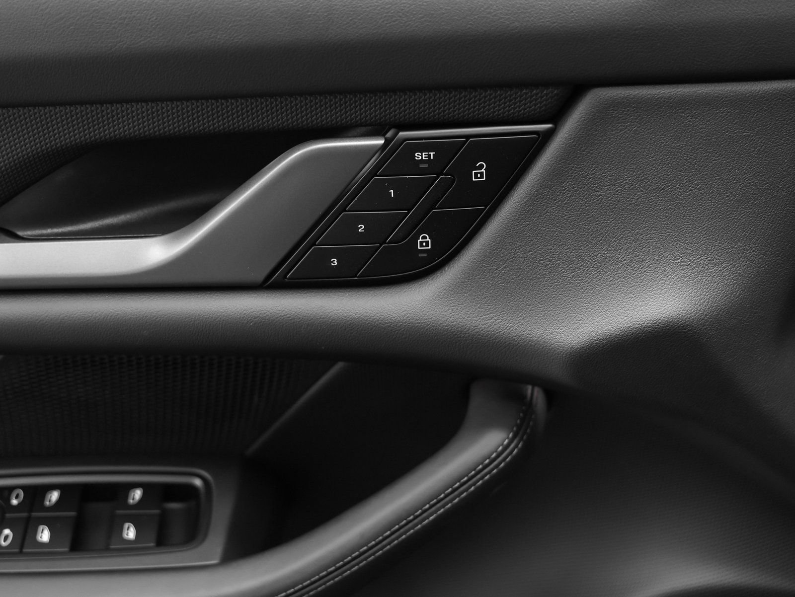 New 2025 Porsche Taycan image 30