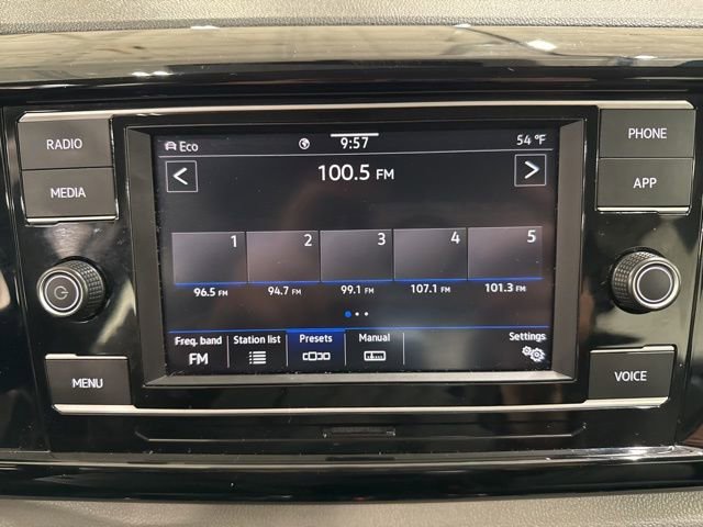 Certified 2022 Volkswagen Taos S image 15