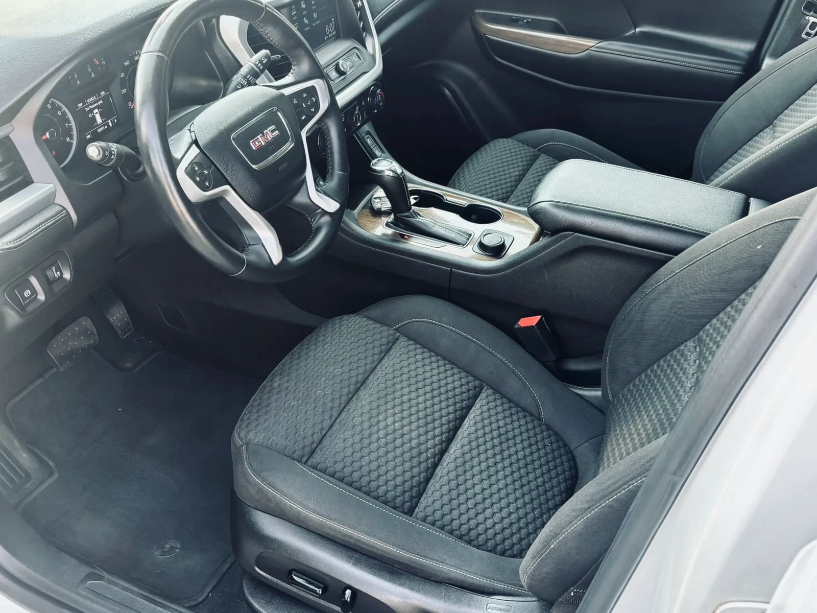 Used 2017 GMC Acadia SLE AWD/4WD image 21