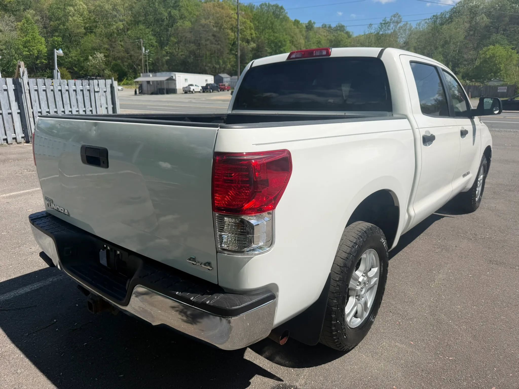 Used 2012 Toyota Tundra 4x4 CrewMax w/ Tow Pkg image 8