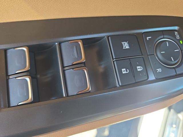 New 2026 Lexus NX 350 AWD image 9