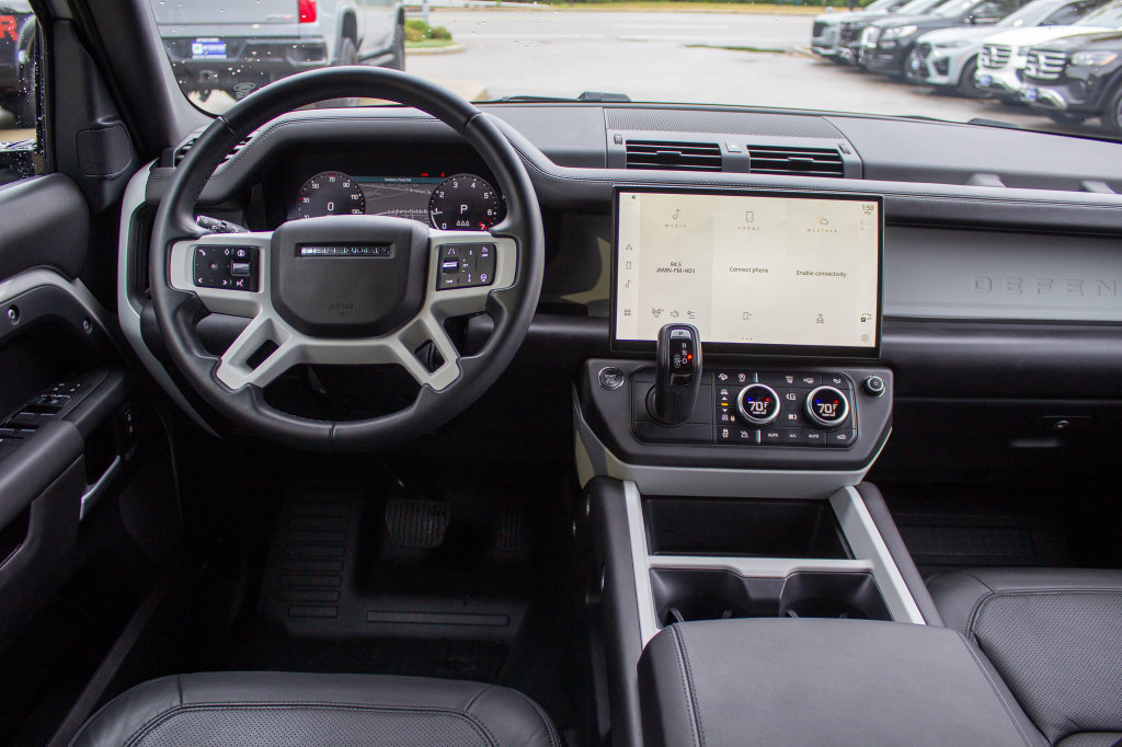 Used 2026 Land Rover Defender 110 X-Dynamic SE AWD/4WD image 13