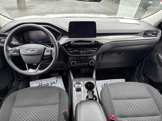 Used 2025 Ford Escape Active AWD/4WD image 10