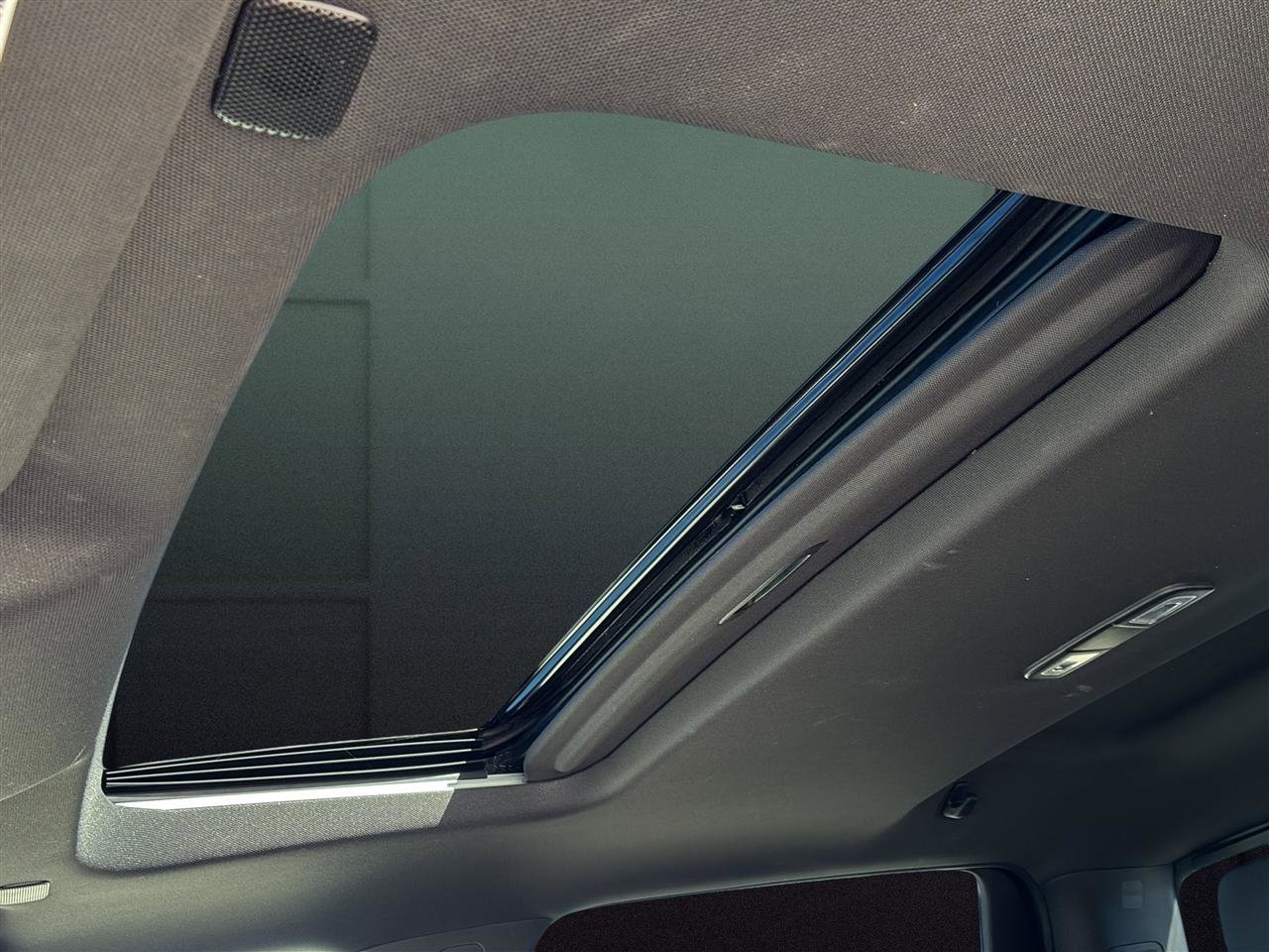 Used 2024 Chevrolet Silverado 2500 High Country w/ Technology Package image 19