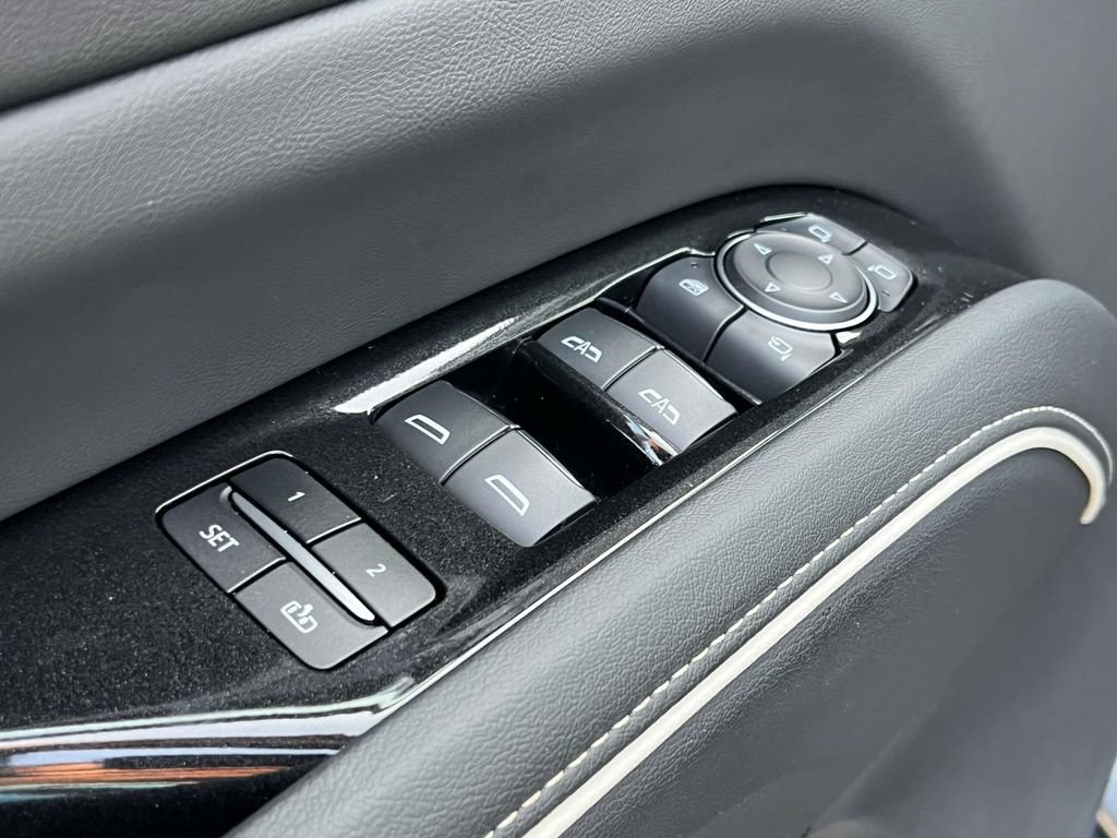 Used 2023 Cadillac Escalade Premium Luxury AWD/4WD image 20