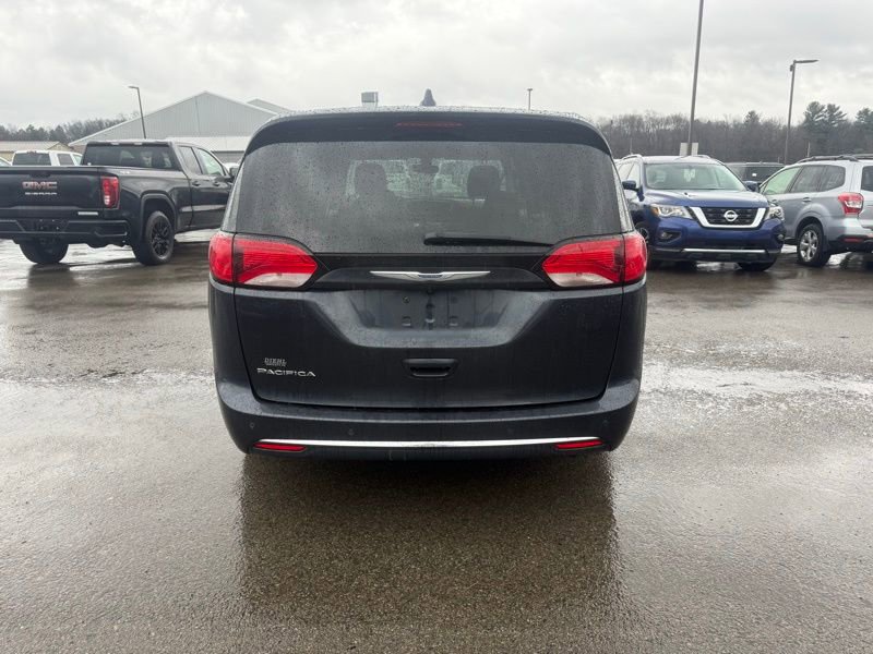 Used 2020 Chrysler Pacifica Touring w/ Cold Weather Group image 7
