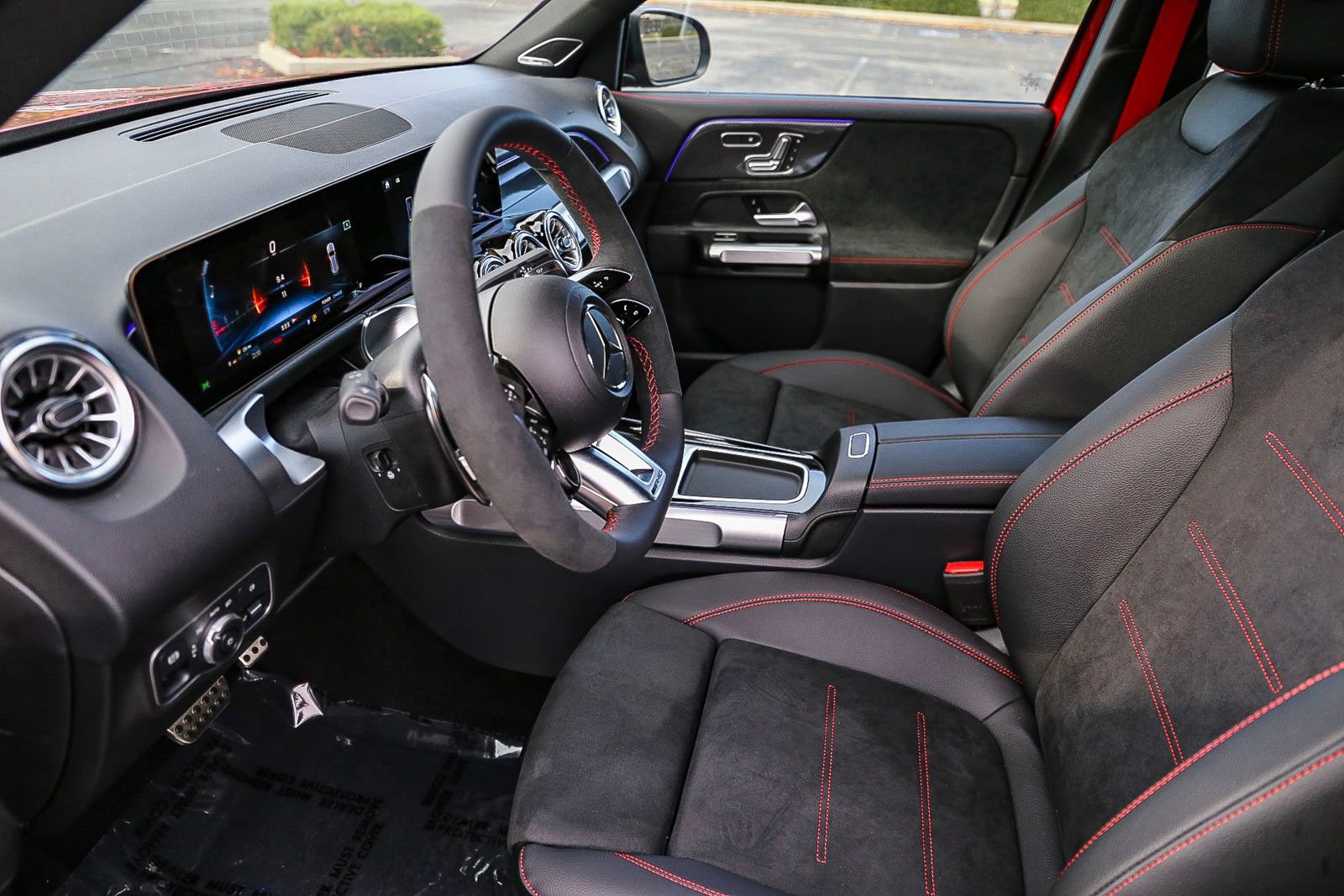New 2025 Mercedes-Benz GLB 35 AMG 4MATIC image 24