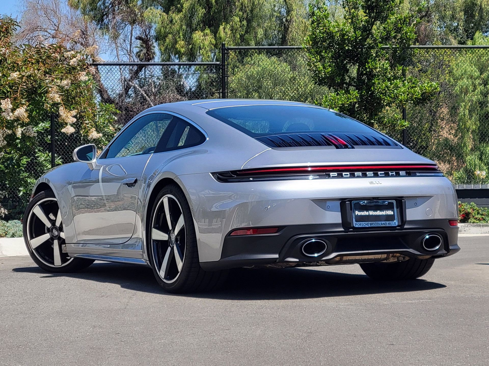 Used 2025 Porsche 911 Carrera RWD image 3