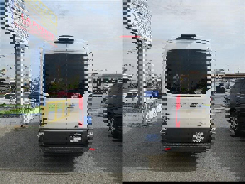 Used 2018 Ford Transit 150 XLT image 9