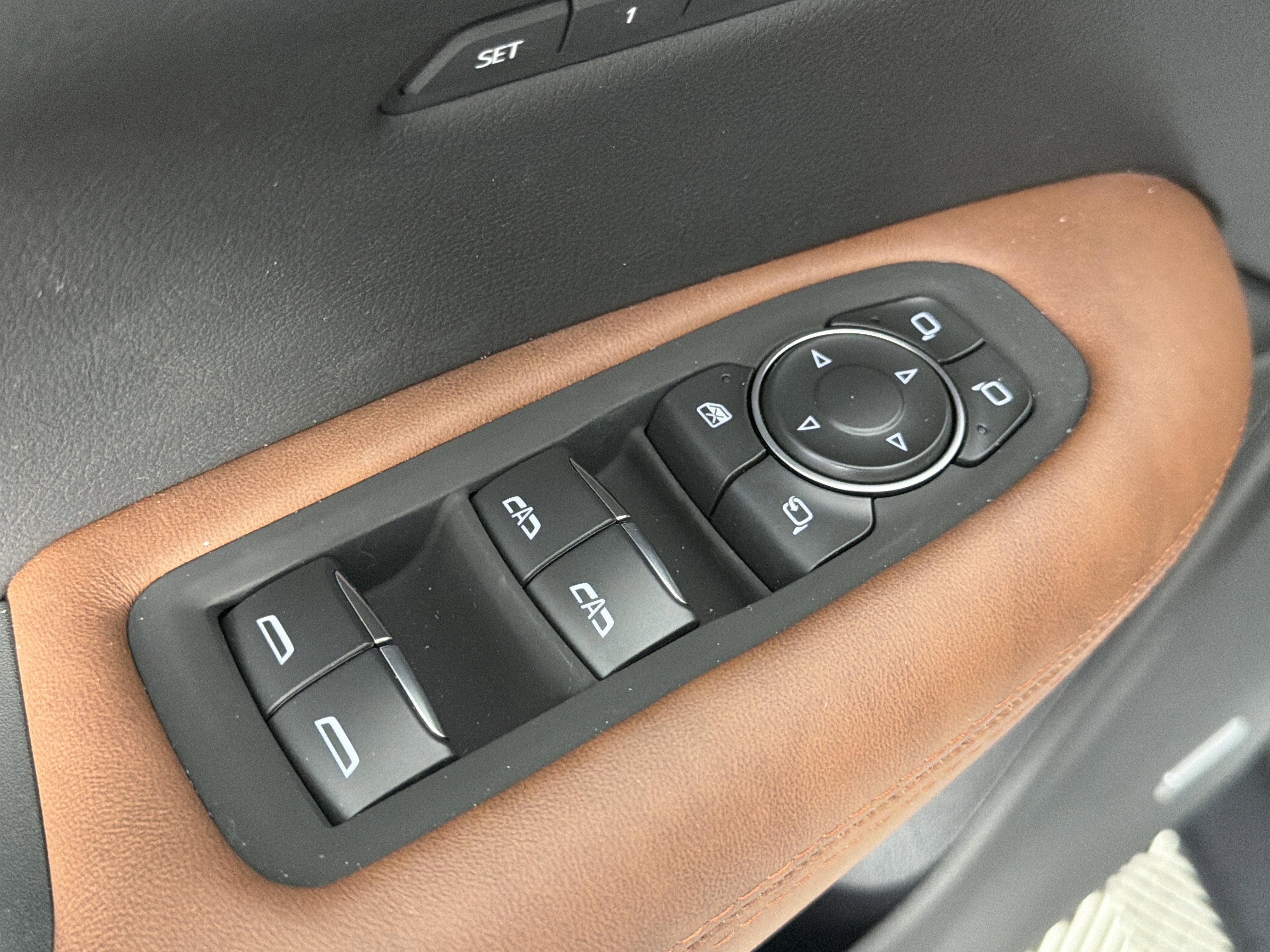 Used 2026 Cadillac XT5 Sportv w/ LPO, Onyx Lite Package AWD/4WD image 8