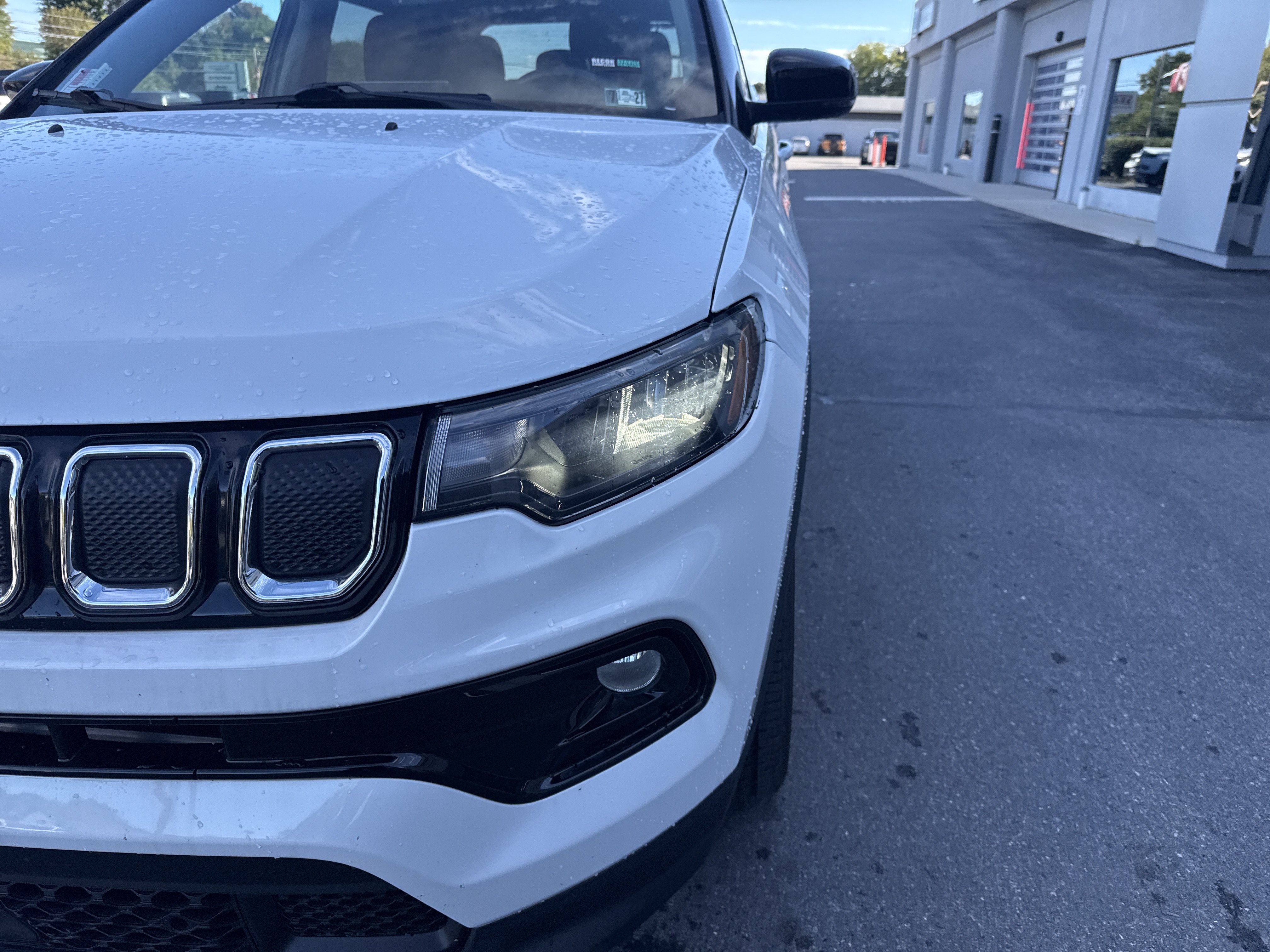 Used 2022 Jeep Compass Limited AWD/4WD image 10