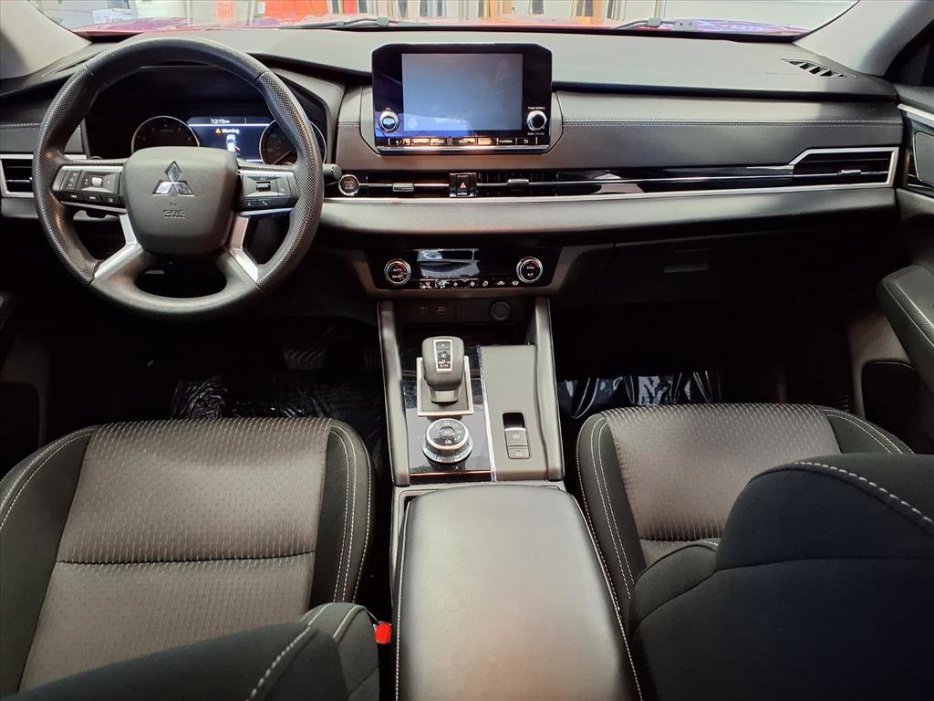 Used 2022 Mitsubishi Outlander ES image 14