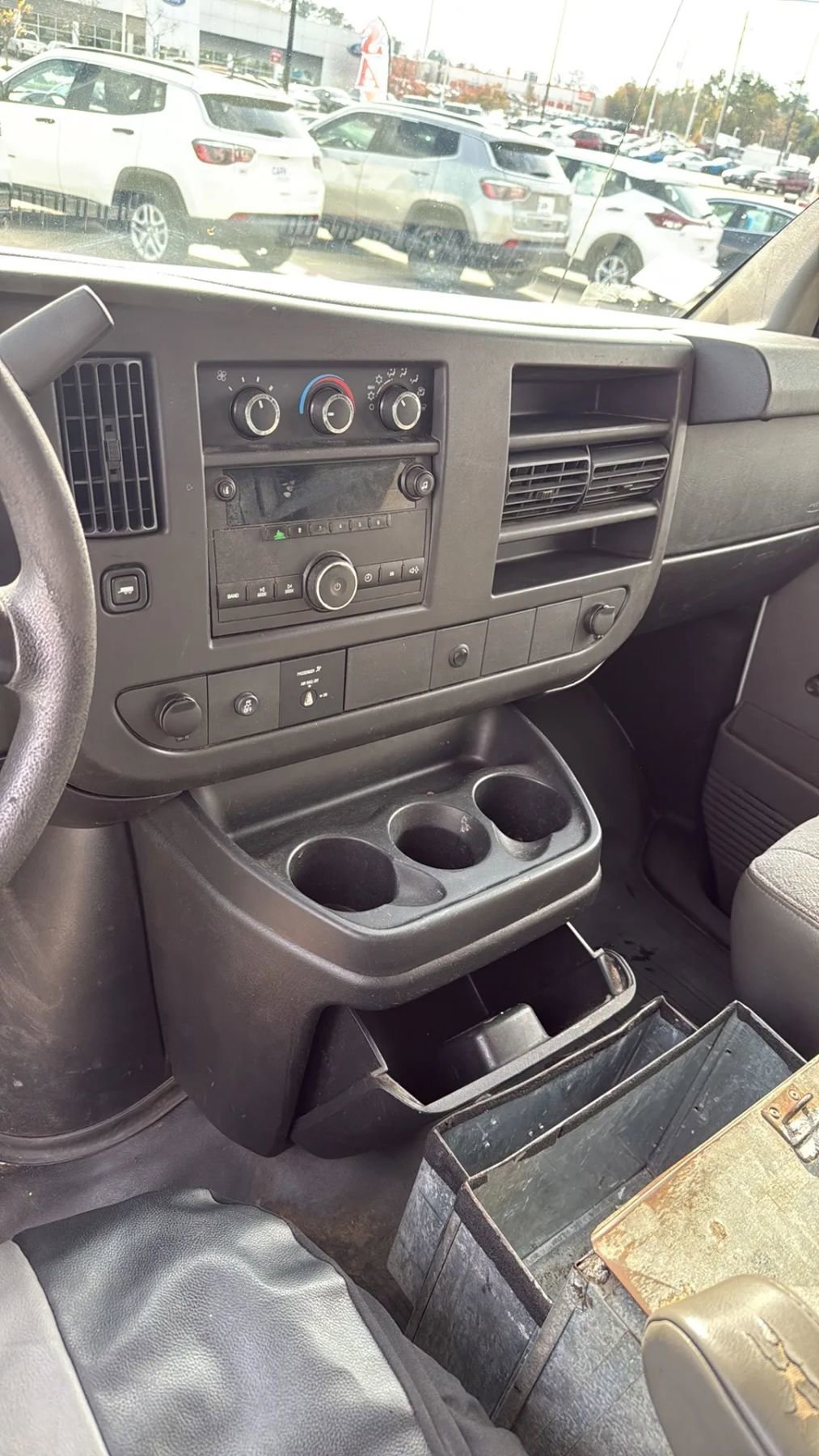 Used 2013 Chevrolet Express 2500 image 5