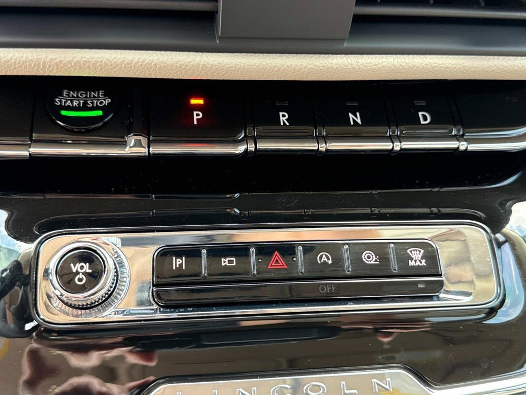 New 2025 Lincoln Corsair FWD w/ Equipment Group 101A image 28