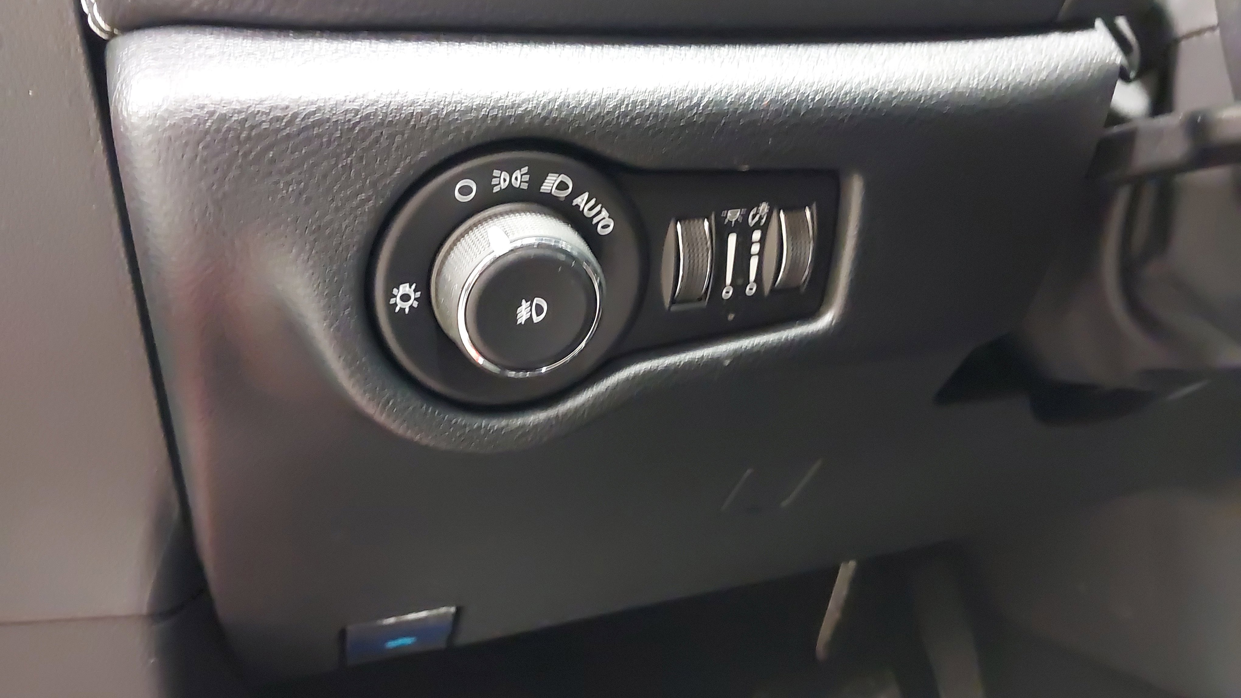 New 2026 Chrysler Pacifica Select FWD image 23