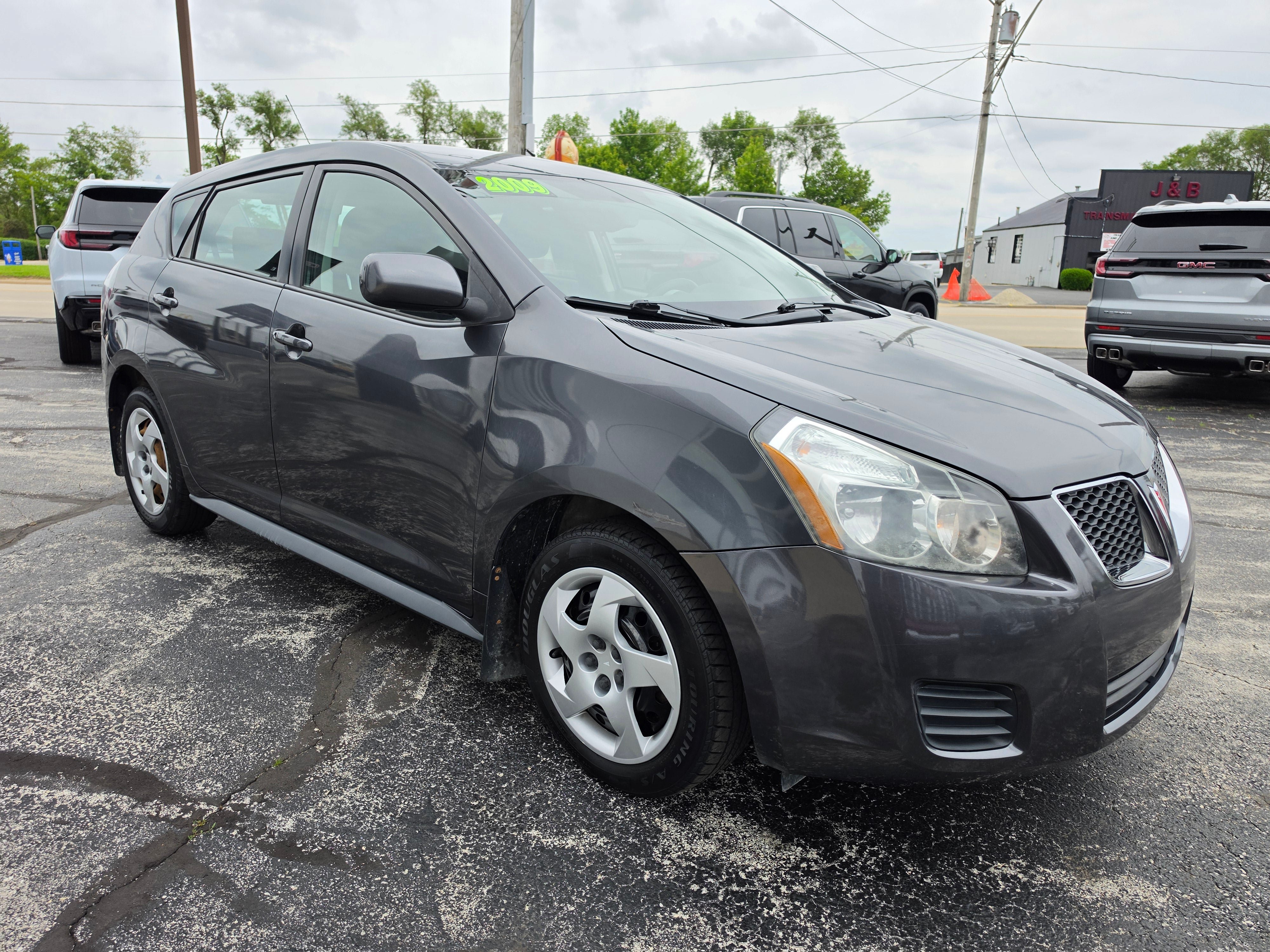 Used 2009 Pontiac Vibe w/ Preferred Package FWD image 3