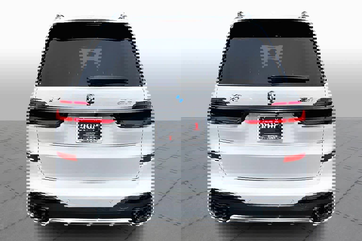 Certified 2024 BMW X7 xDrive40i w/ M Sport Package image 5