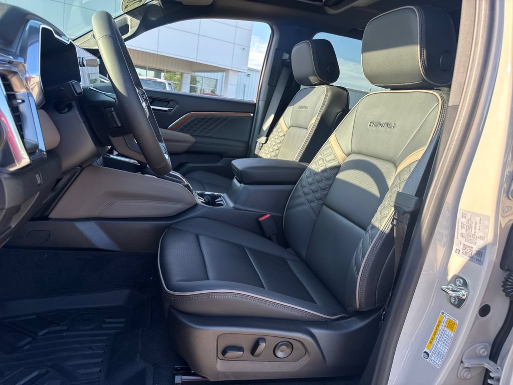 New 2026 GMC Canyon Denali AWD/4WD image 14