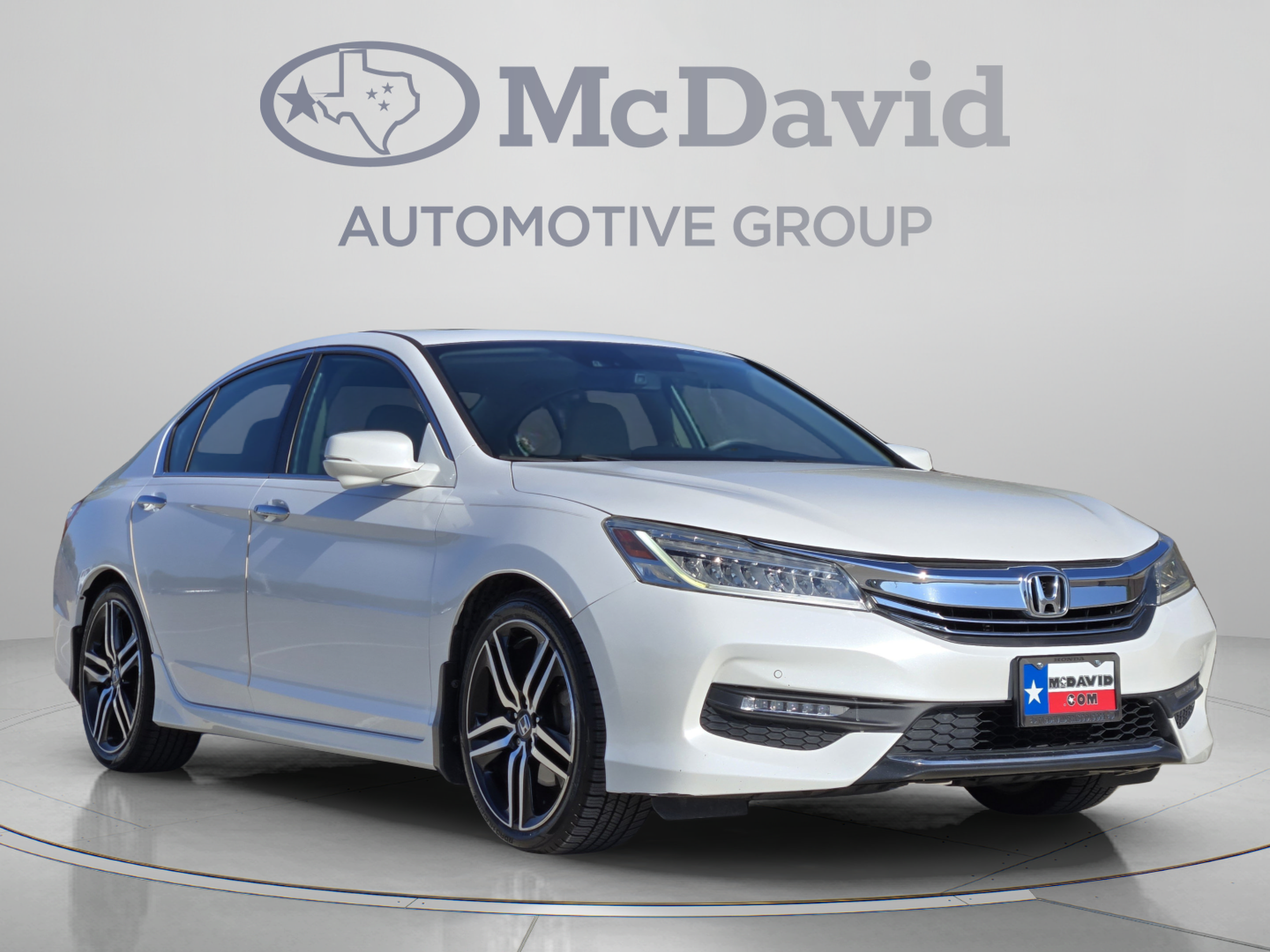 Used 2016 Honda Accord Touring image 7
