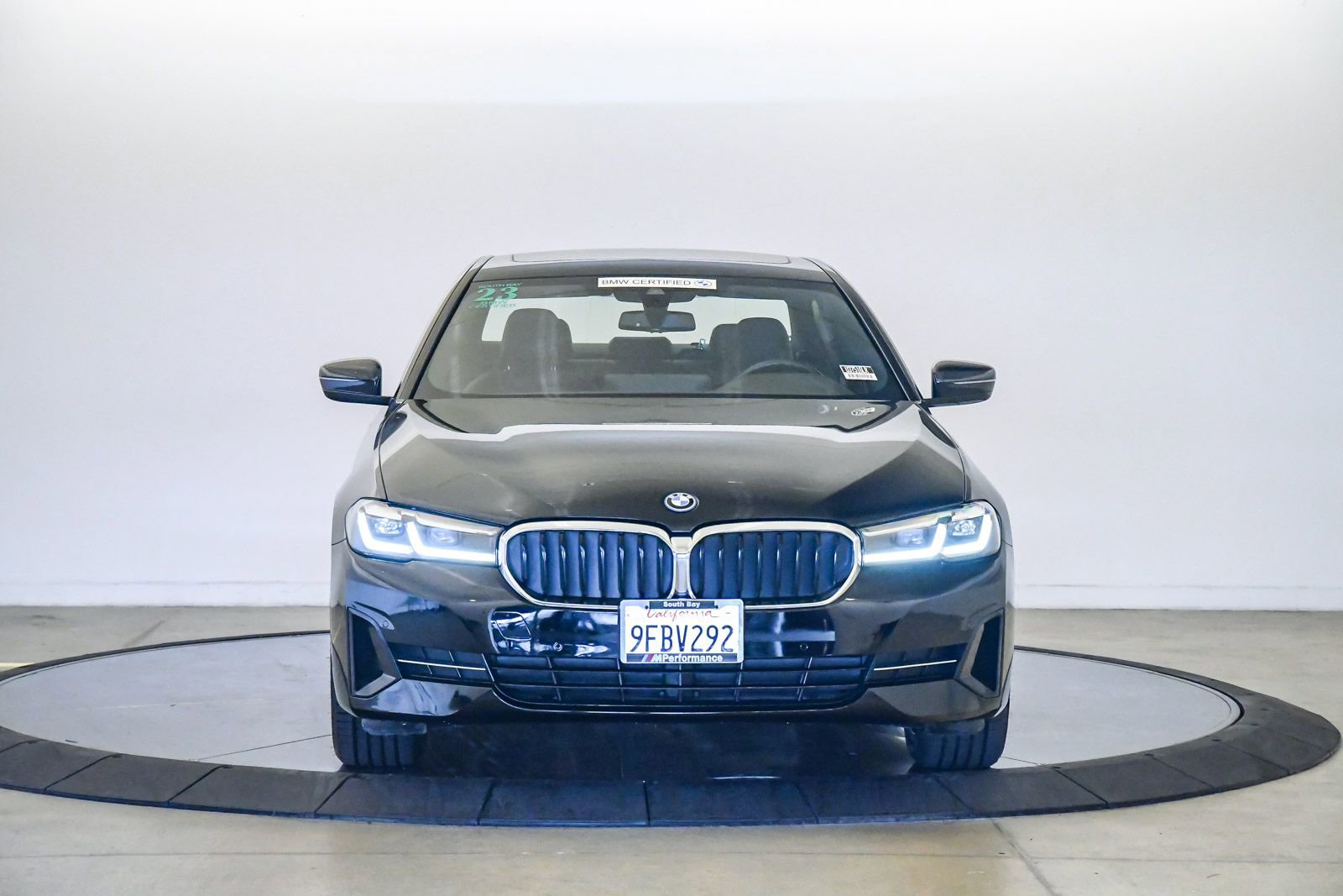 Certified 2023 BMW 530e w/ Convenience Package image 7