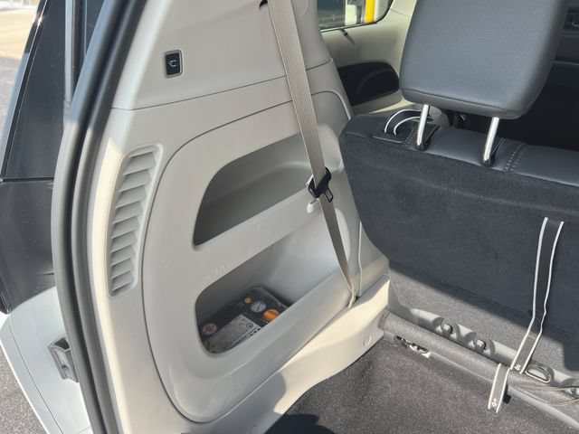 Used 2020 Chrysler Pacifica Touring-L Plus w/ Advanced Safetytec Group FWD image 24