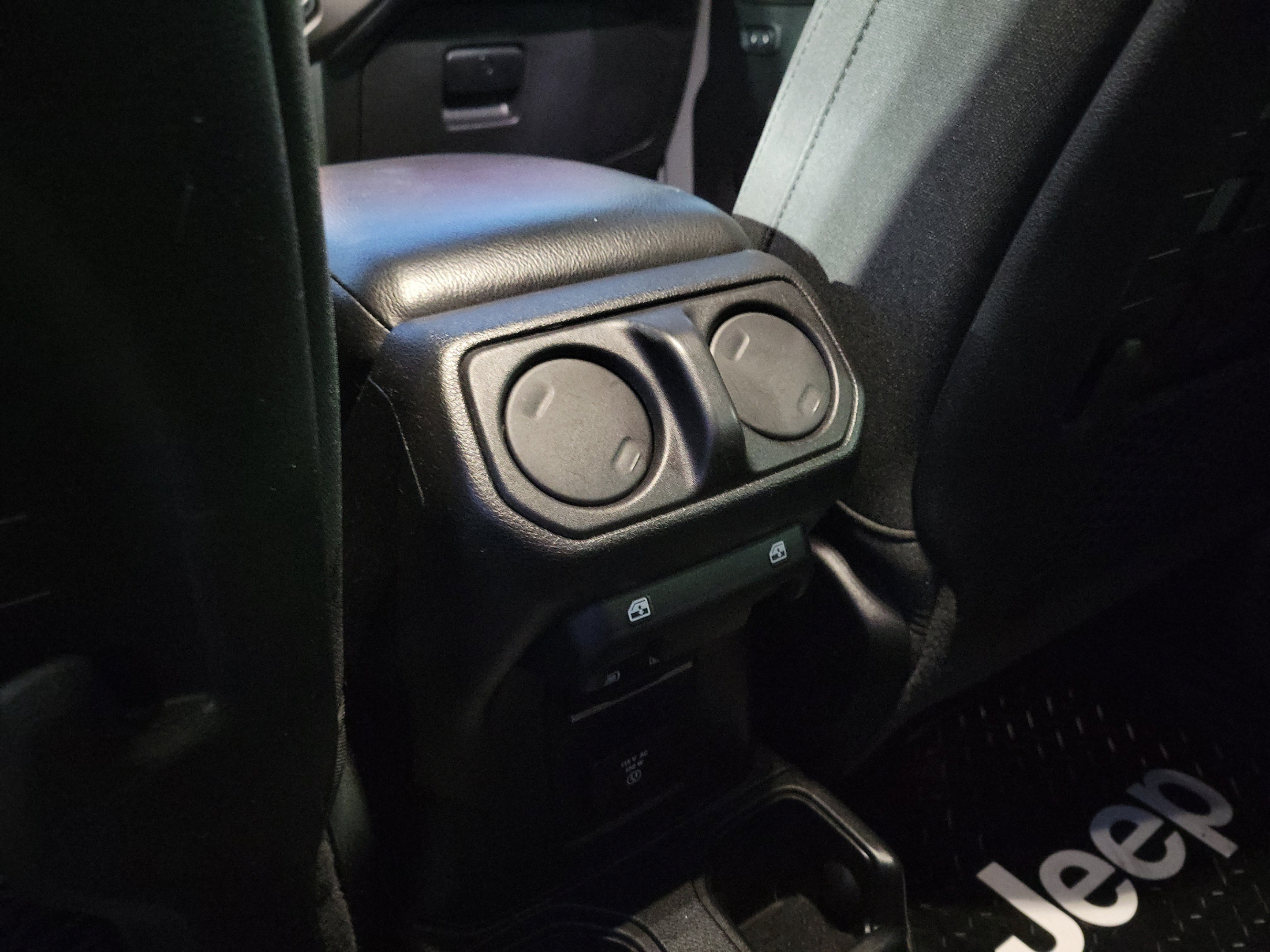 Used 2021 Jeep Wrangler Unlimited Rubicon AWD/4WD image 11