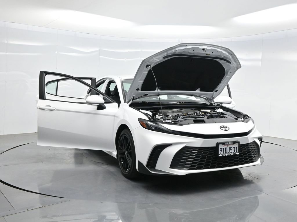 Used 2025 Toyota Camry SE w/ Convenience Package image 45