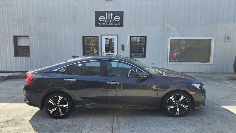 Used 2017 Honda Civic Touring image 6