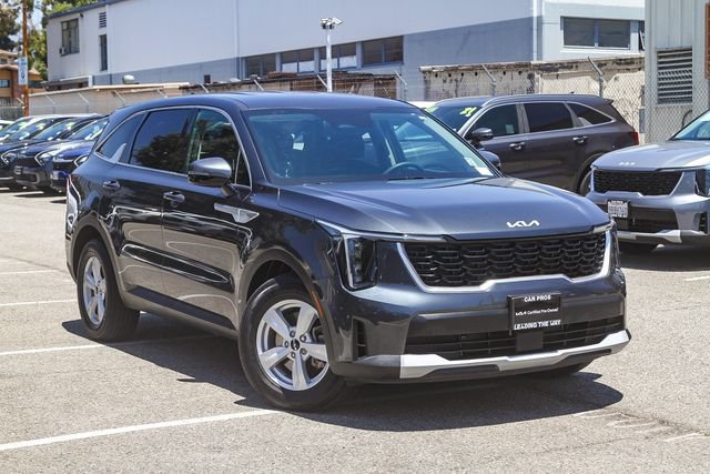 Certified 2024 Kia Sorento LX FWD image 2