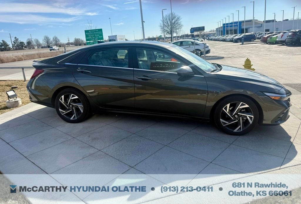 Certified 2024 Hyundai Elantra Limited image 10