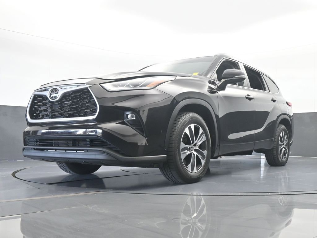 Used 2021 Toyota Highlander XLE image 54