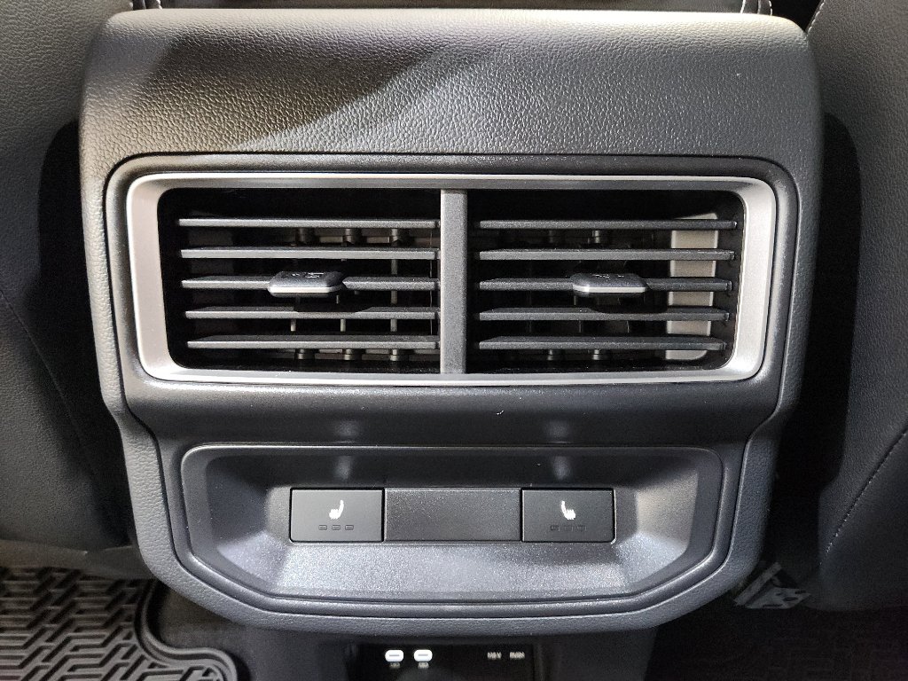 Certified 2025 Volkswagen Atlas Cross Sport SEL image 34