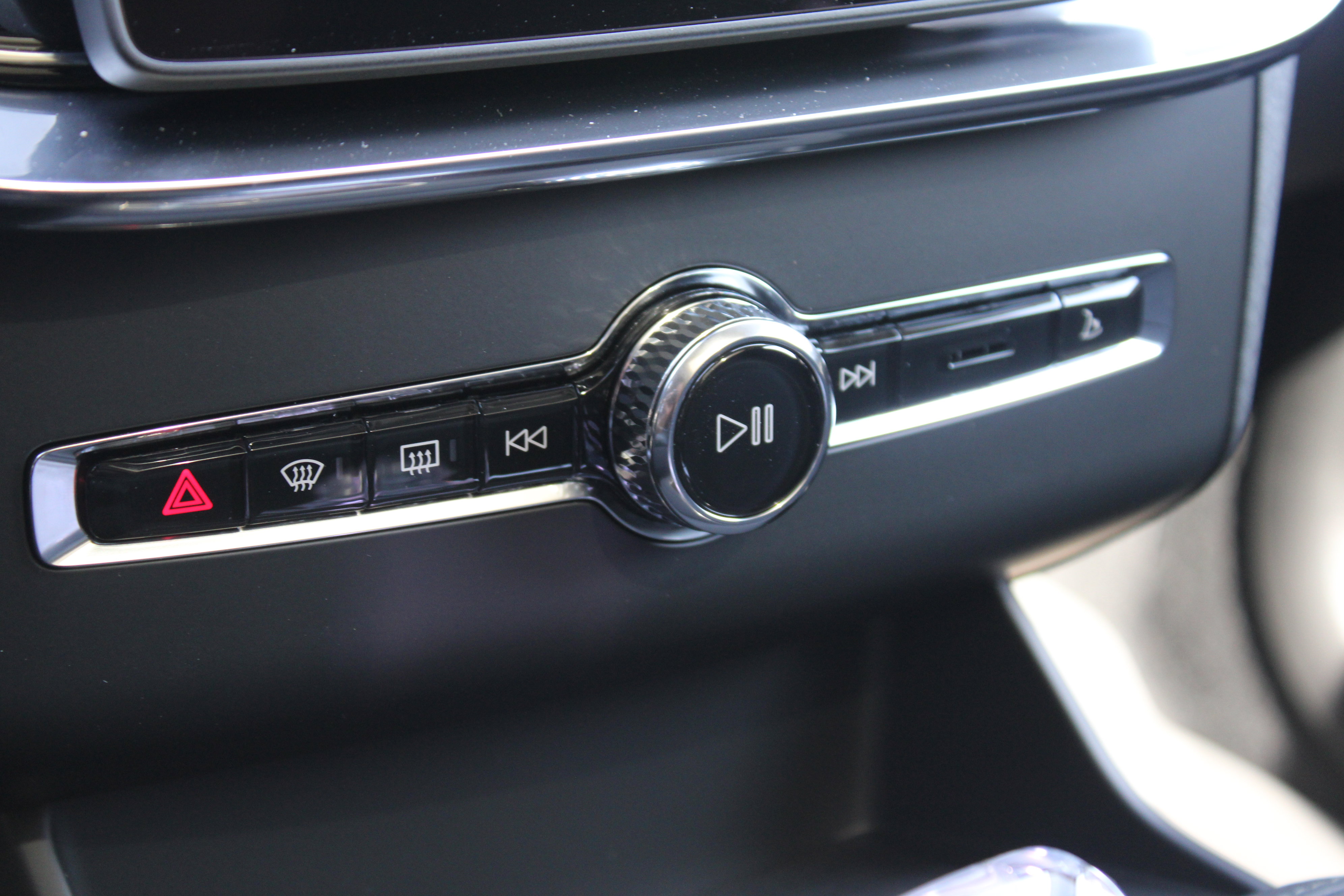 New 2026 Volvo XC90 B5 Plus w/ Protection Package AWD/4WD image 23