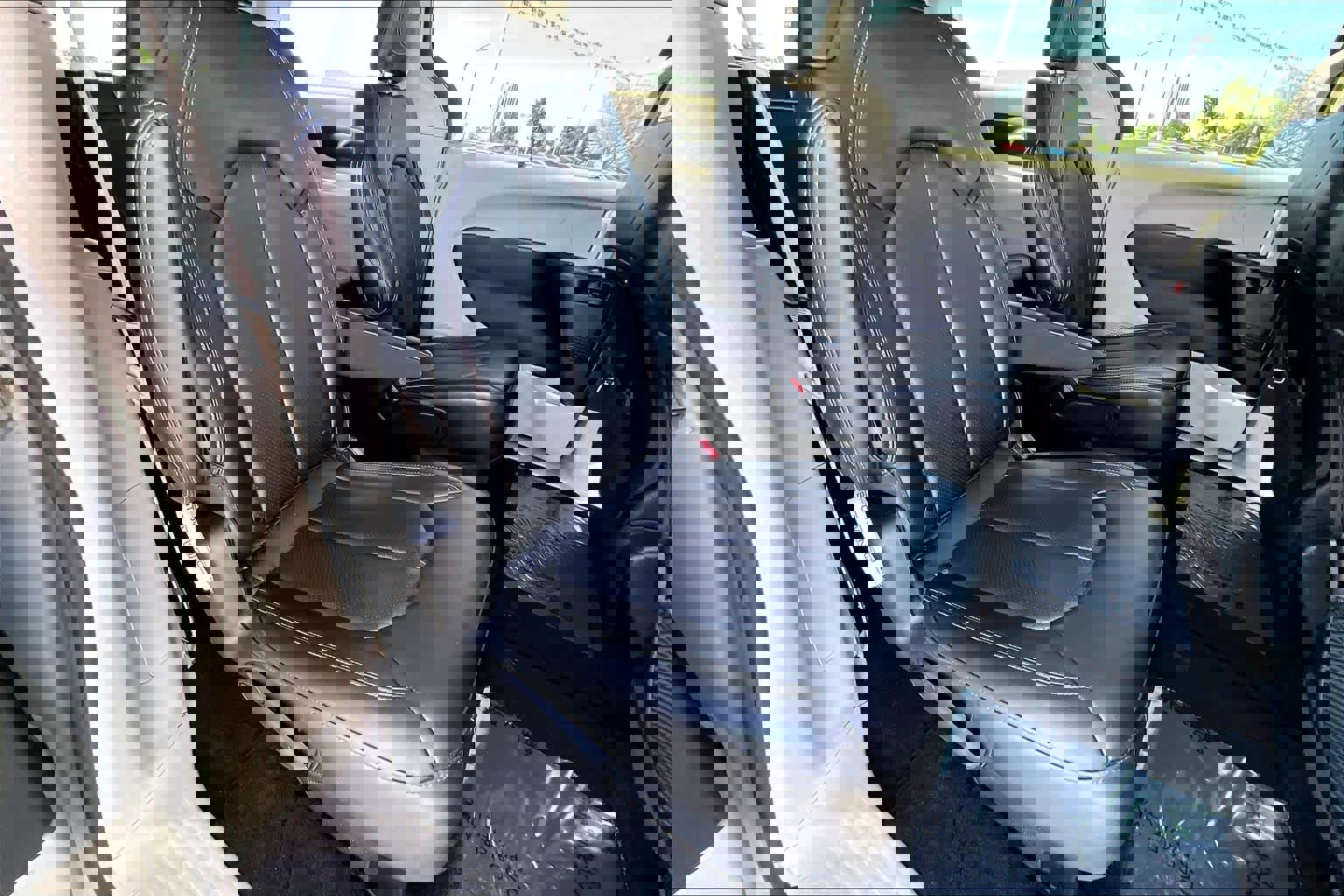 Used 2023 Chrysler Pacifica Touring-L image 19