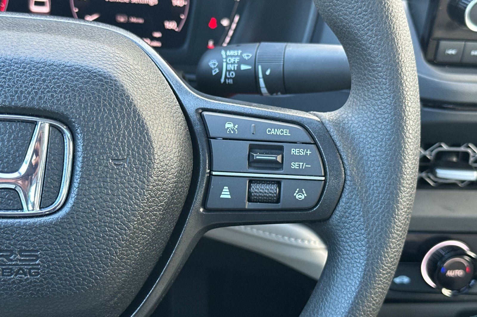 Certified 2025 Honda Accord SE image 28