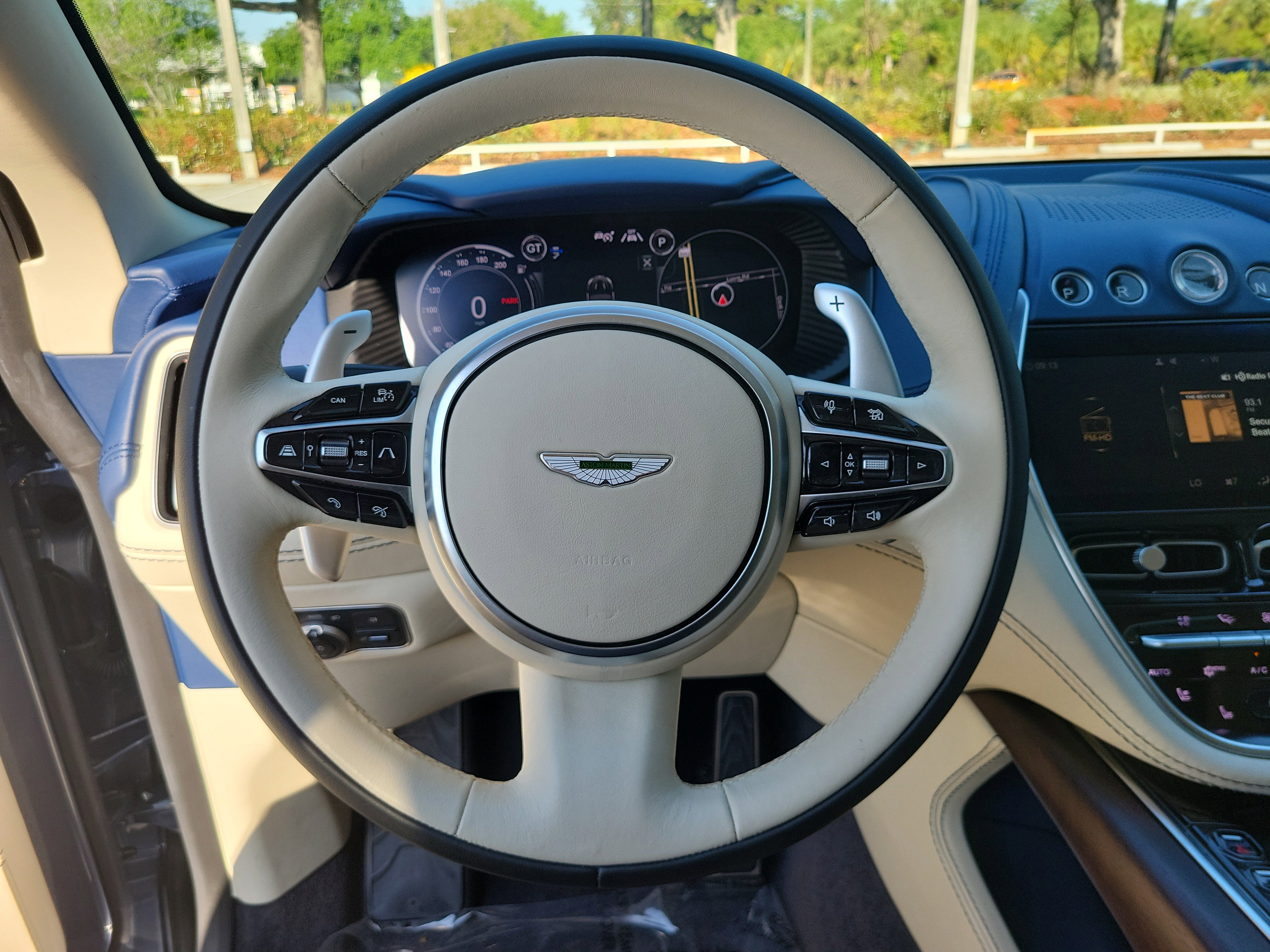 Used 2021 Aston Martin DBX image 26
